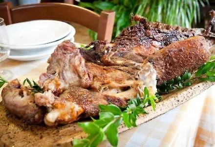 Donnolu 农家乐 Tertenìa